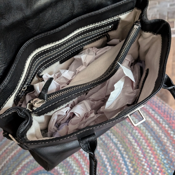 Michael Kors Black Leather Vintage Shoulder Bag - Picture 10 of 16